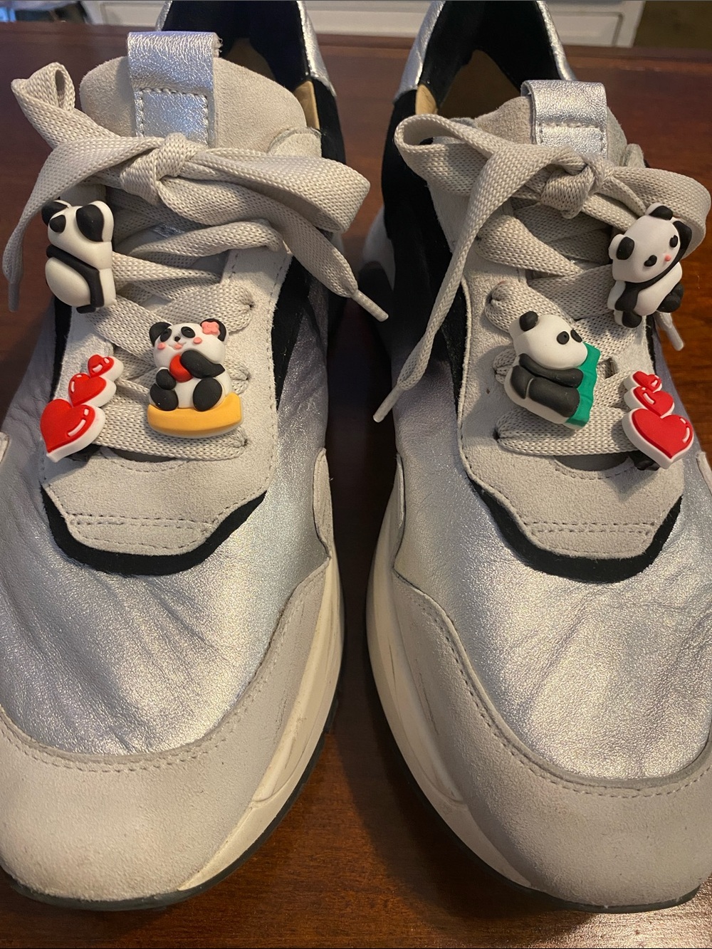 Softwaves Capri Degrade Sneakers Women’s size 41 , US size 10 Free Shoe Charms❤️